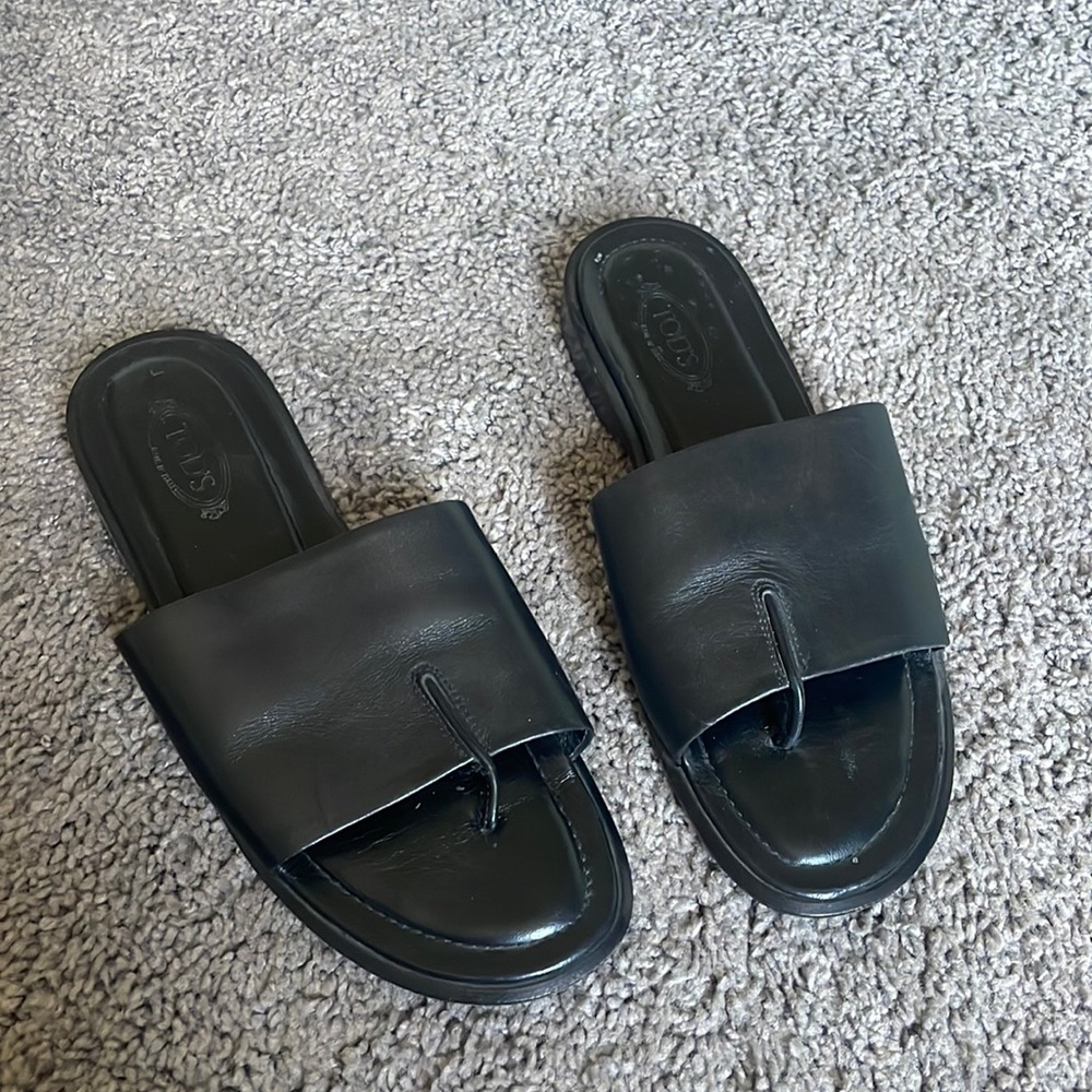 Tods black leather shoes